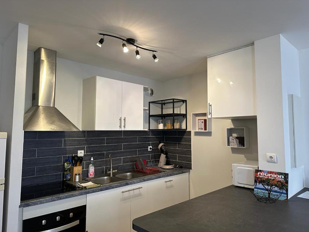 Appartement T3 Proche Aeroport Et Nordev Sainte-Clotilde المظهر الخارجي الصورة